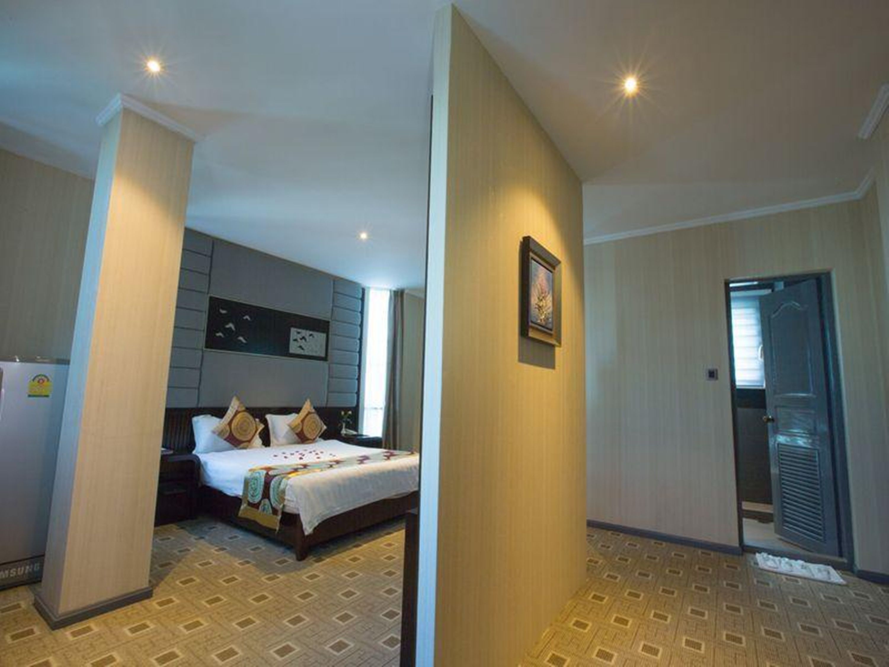 Minibar, in-room safe, desk, soundproofing