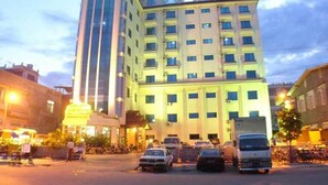 Front of property - Sein Sein Hotel (Mandalay)
