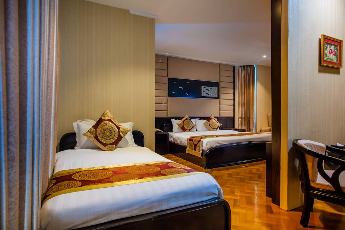 Royal Family | Minibar, in-room safe, desk, soundproofing