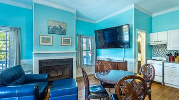 Quarto família, várias camas, cozinha | 1 quarto, camas com colchões pillow-top, individualmente decorados