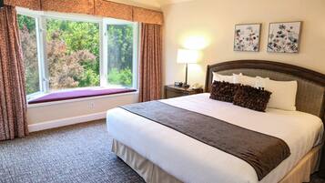 Suite, 1 King Bed, Garden View | View from room