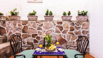 Daily full breakfast (USD 12 per person)
