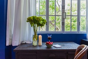 Deluxe penthouse, 1 kingsize bed, uitzicht op rivier | Luxe beddengoed, een kluis op de kamer, een strijkplank/strijkijzer