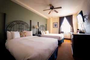 Rom – deluxe, flere senger | Individuelt dekorert, individuelt innredet og strykejern/-brett