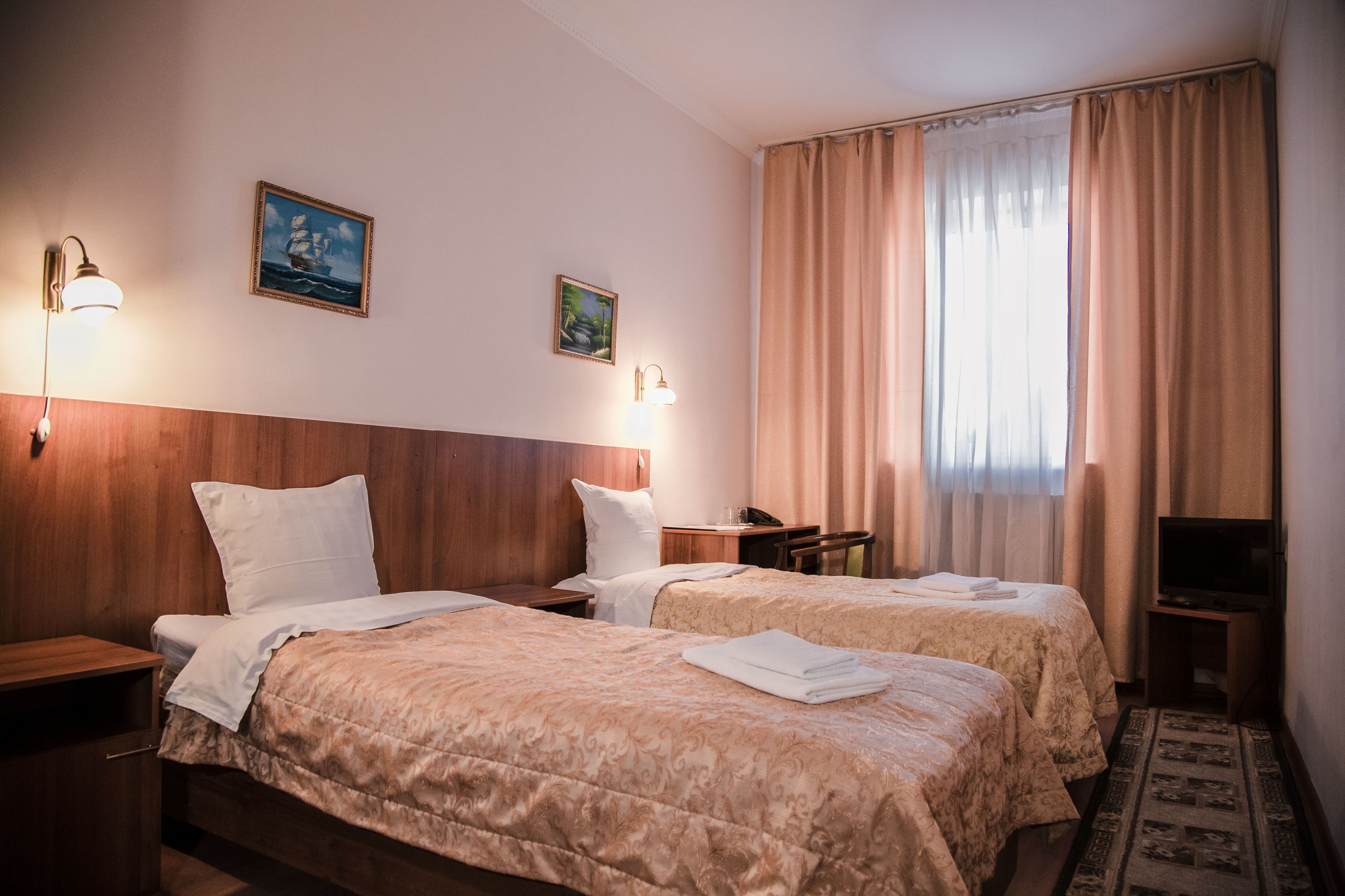 Kahden hengen standard-huone (kaksi sänkyä)