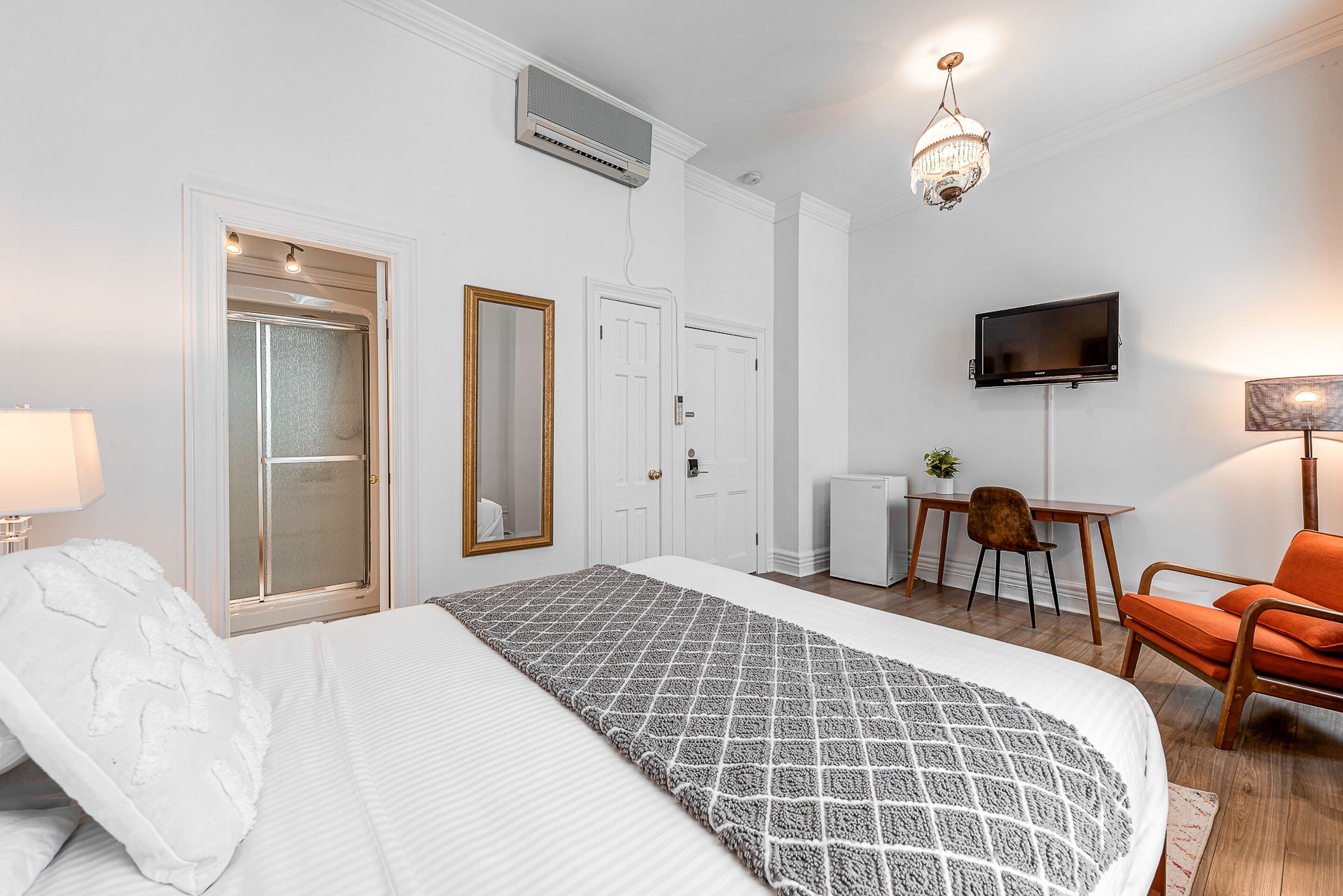 standard room | 2 bedrooms, individually decorated, free wifi, bed sheets