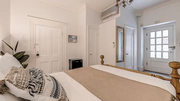 Quarto standard | 2 quartos, individualmente decorados, Wi-Fi de cortesia, roupa de cama