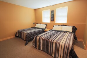 Executive Suite, 4 Bedrooms, Kitchen