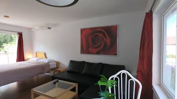 Estudio empresarial, 1 cama Queen size, vista al océano, planta baja | 1 habitación, wifi gratis y ropa de cama