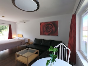 Business-Studio, 1 King-Bett, Meerblick, Erdgeschoss | Kostenloses WLAN, Bettwäsche