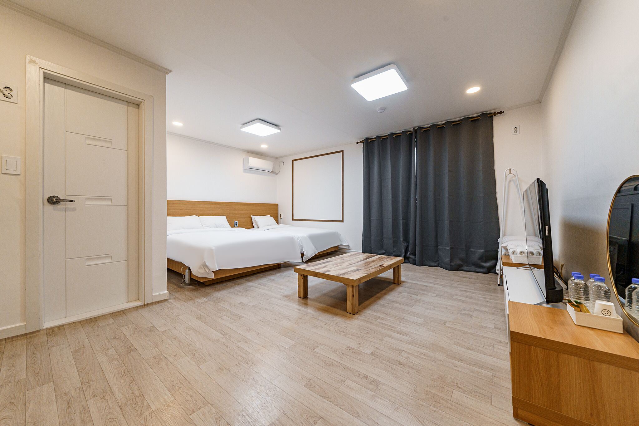 Family Twin Room, 1 Bedroom | Blackout curtains, free WiFi, bed sheets