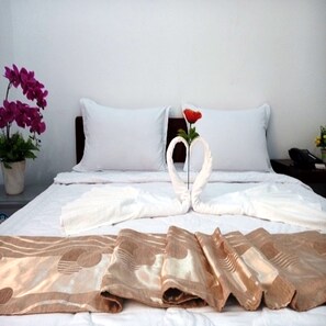 Habitació estàndard | Minibar, escriptori, wifi gratuïta i roba de llit 