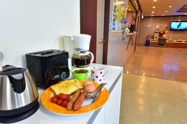 Fridge, microwave