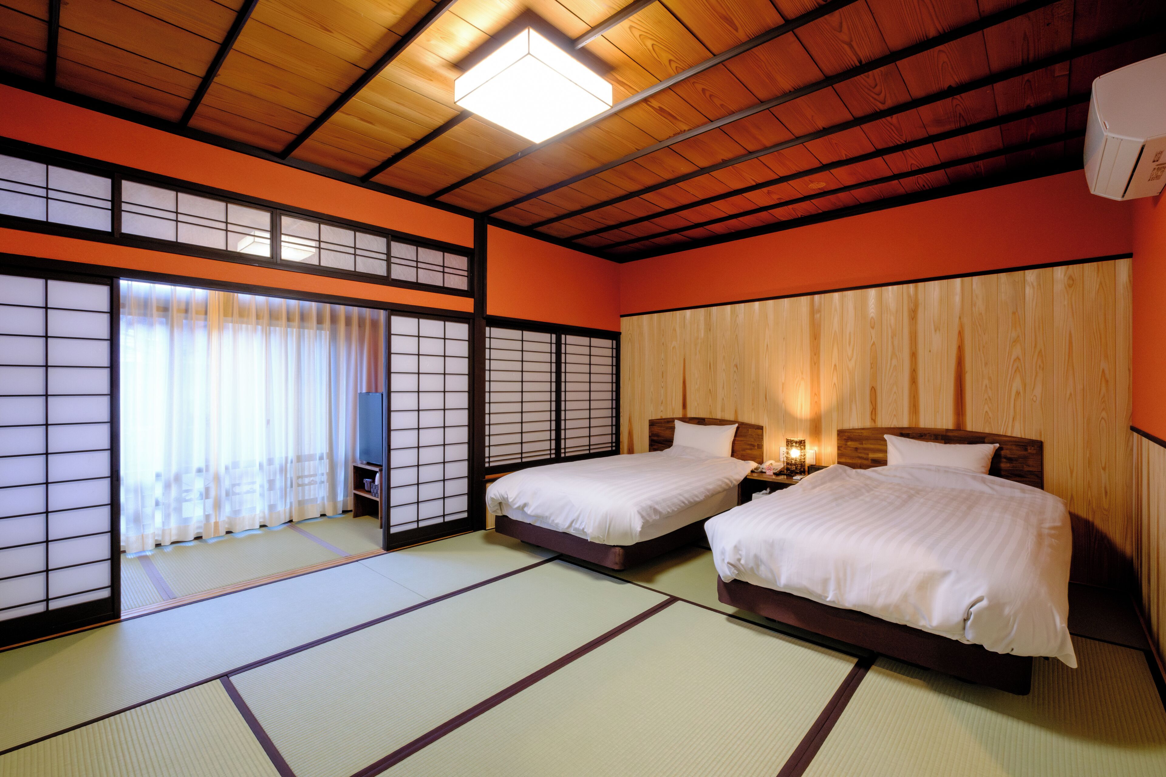 Japanese-style Twin Room | Minibar, individually decorated, individually furnished, bed sheets
