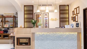Quầy tiếp tân