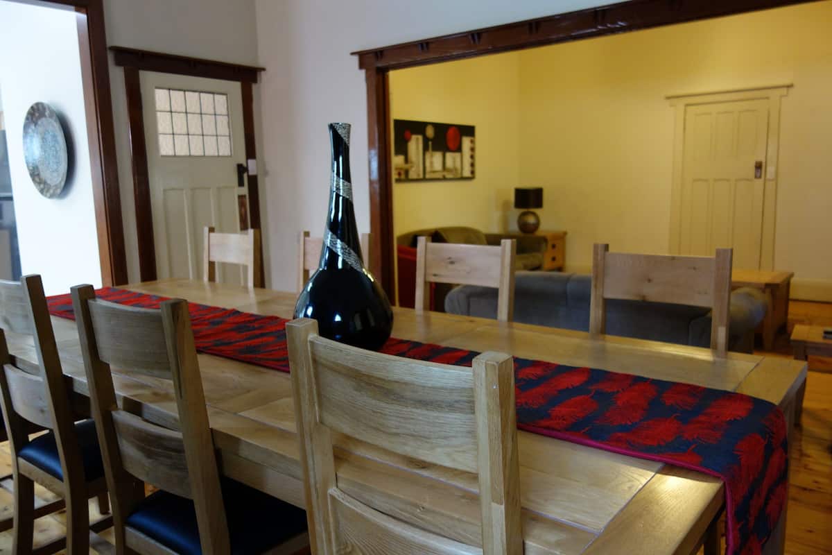 Rumah, 4 kamar tidur | Makan di kamar