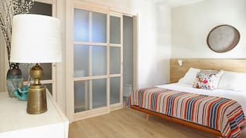 In-room safe, individually decorated, individually furnished, desk