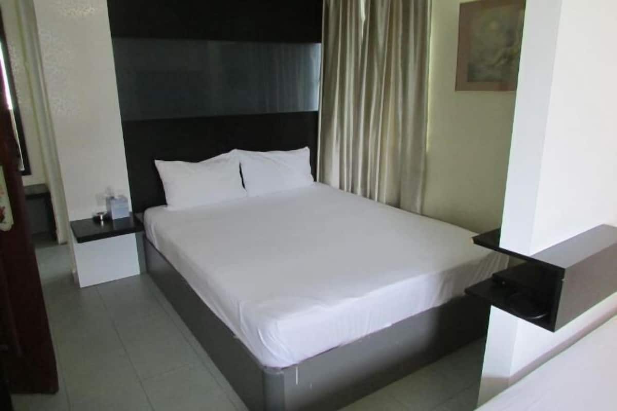 Desk, iron/ironing board (on request), free WiFi, bed sheets
