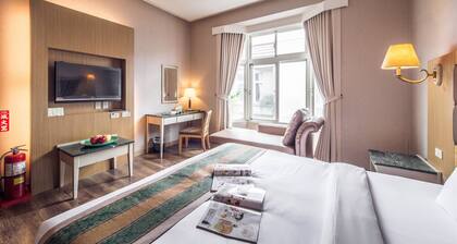 Travel Road Hotel