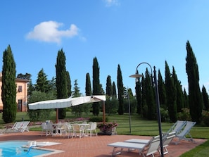 Piscina externa sazonal