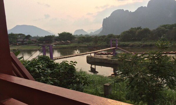 Mountain view - Popular View Guesthouse (Vang Vieng)