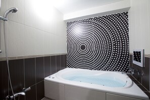 Standardzimmer | Whirlwanne