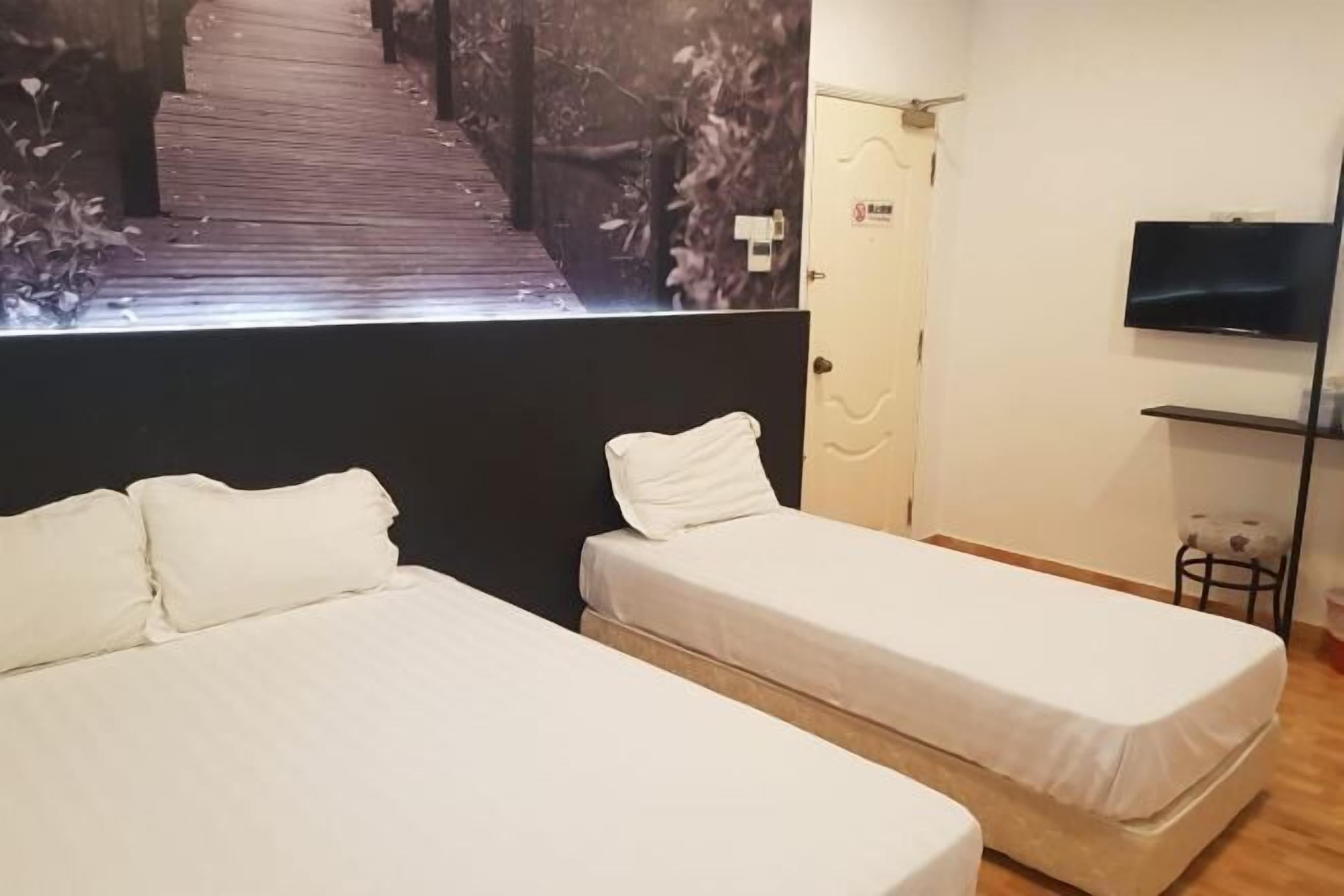 Iron/ironing board, free WiFi, bed sheets