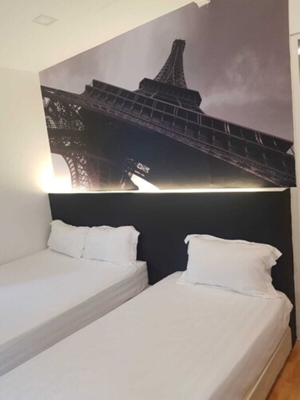 三人房 | 熨斗/熨板、免费 WiFi、床单