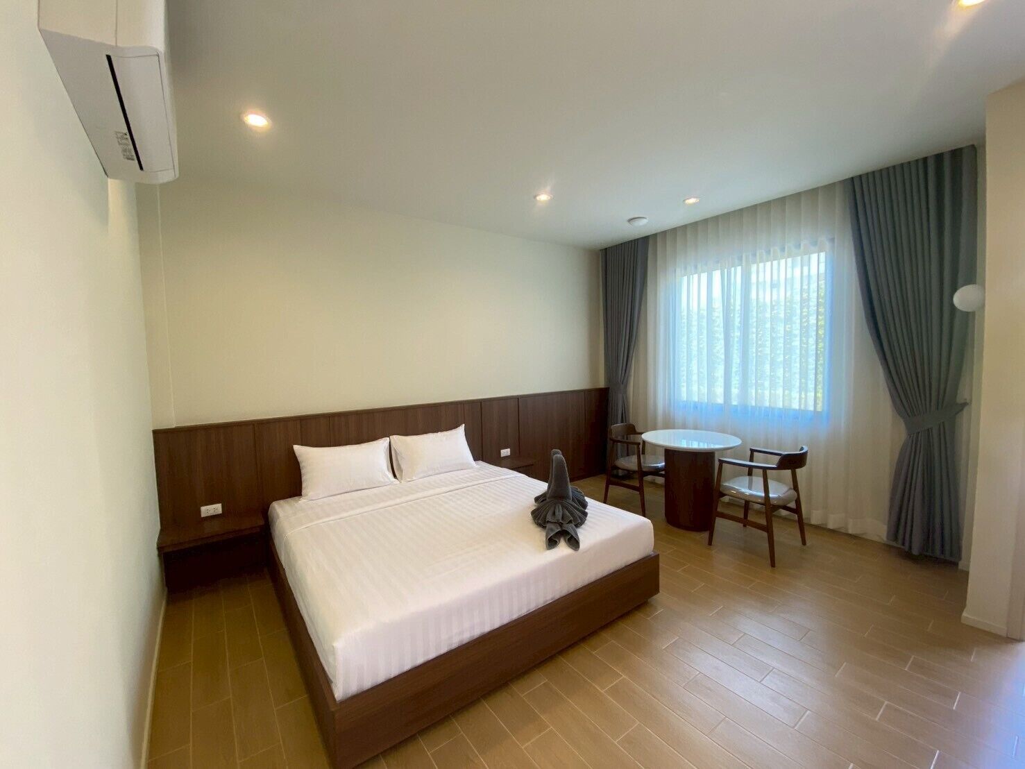 Standardzimmer | Zimmersafe, Schreibtisch, Zustellbetten, kostenloses WLAN