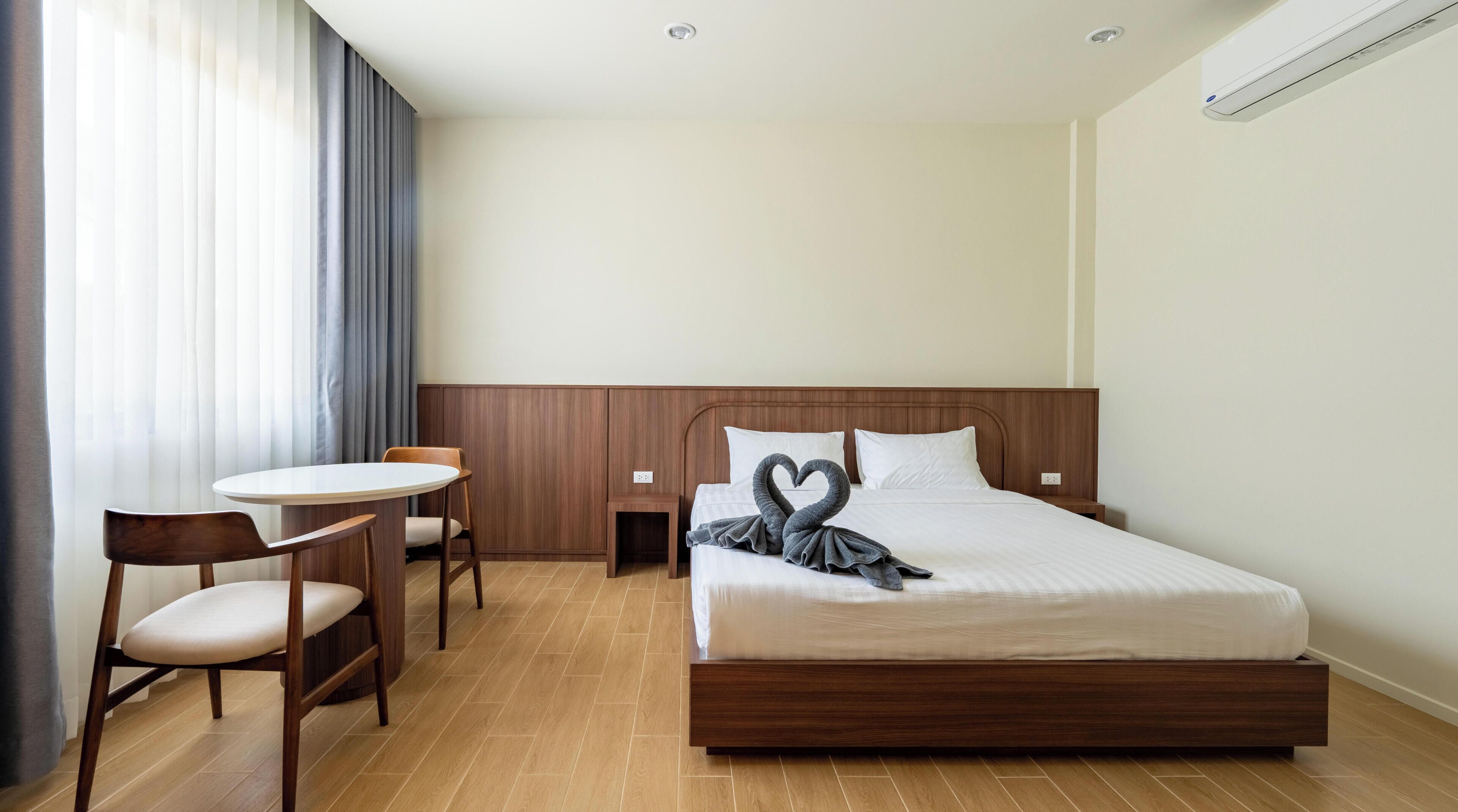 Standard Room with Terrace | 객실 내 금고, 책상, 노트북 작업 공간, 암막 커튼