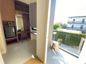 Zimmersafe, Schreibtisch, Zustellbetten, kostenloses WLAN