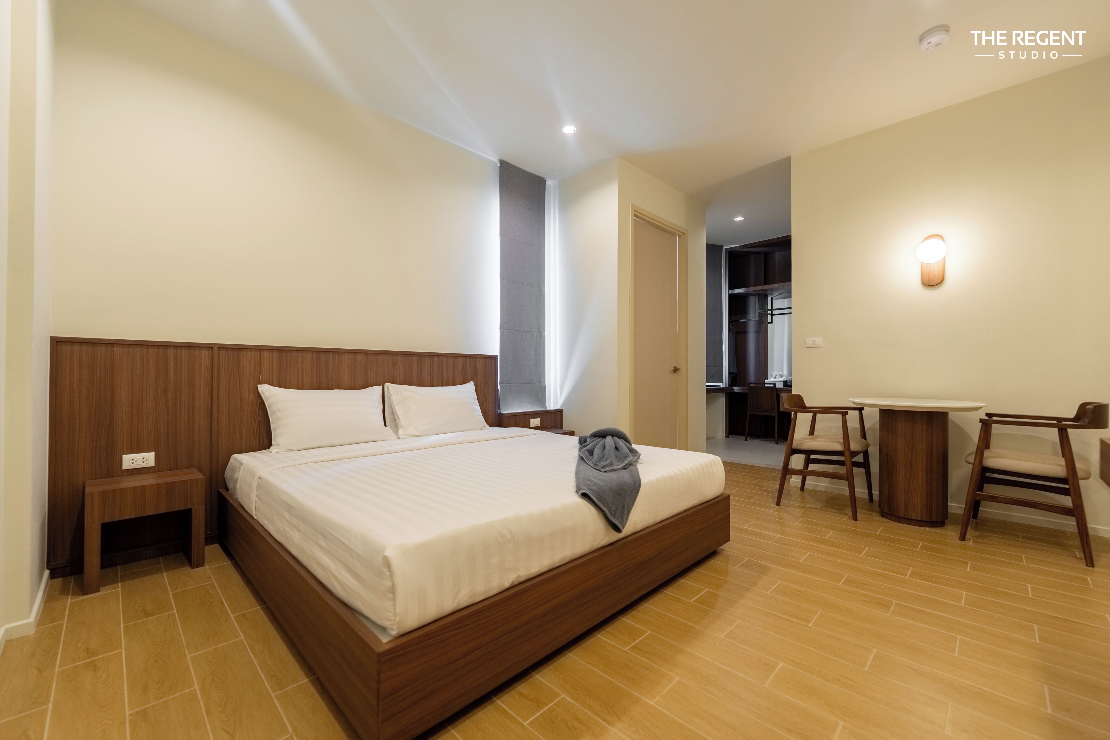 Standard King Room Terrace. | Caja de seguridad en la habitación y escritorio 
