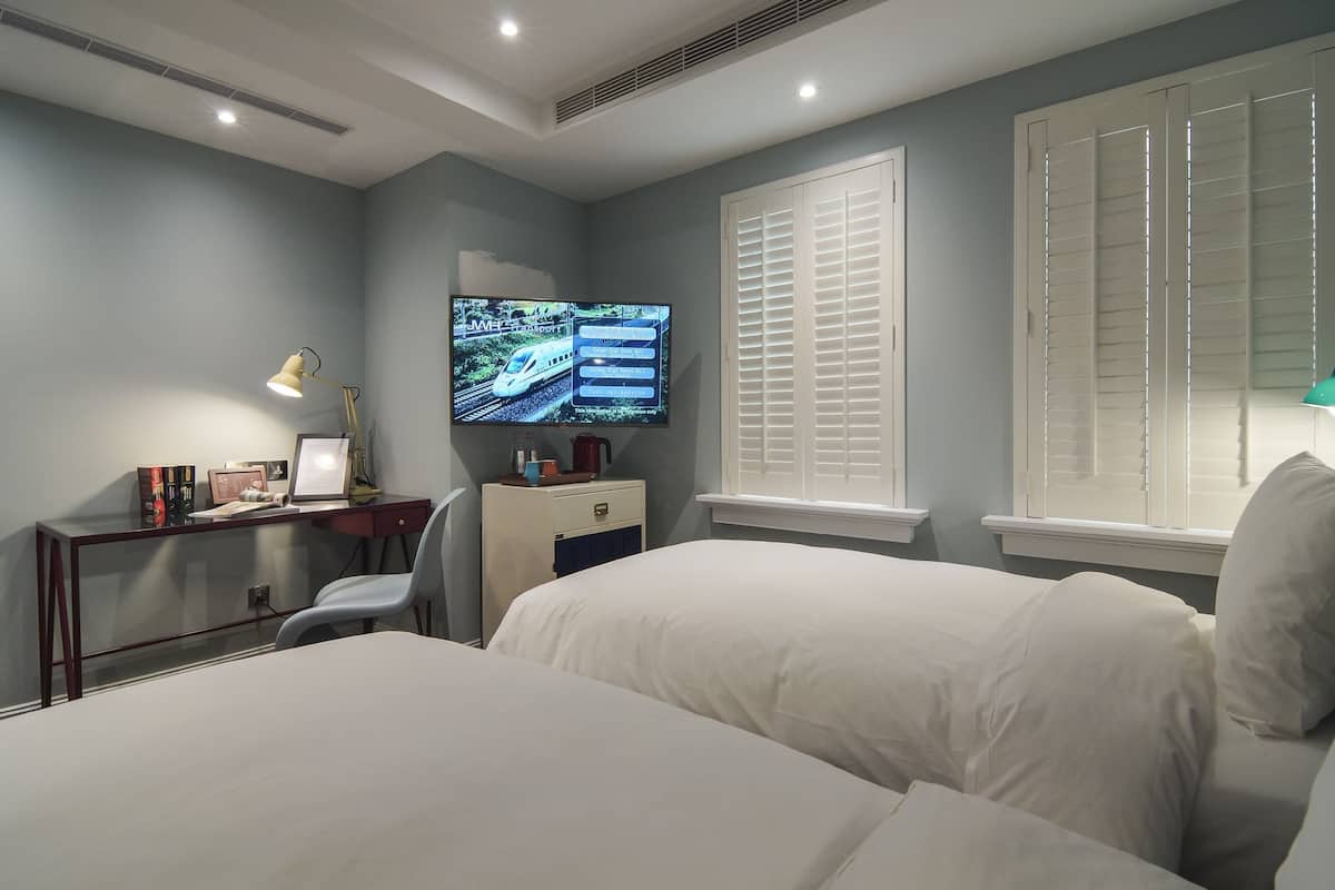 Kamar Twin Standar, 2 Tempat Tidur Twin | 1 kamar tidur, seprai premium, tempat tidur Select Comfort, dan brankas