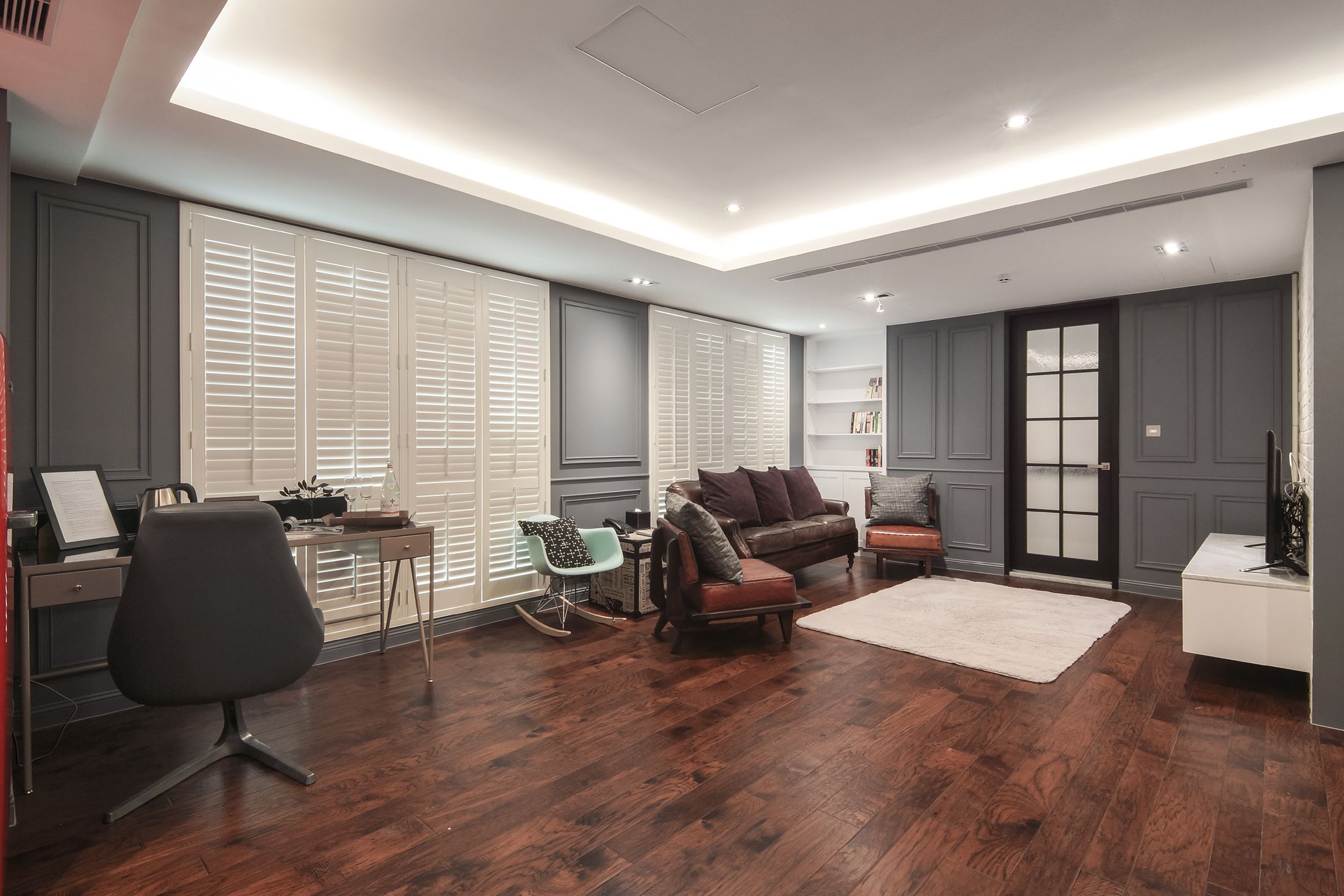 deluxe studio suite, 1 bedroom | living area | flat-screen tv