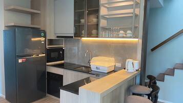 3 Bedroom with Private Pool | Privat køkken | Køleskab/fryser i fuld størrelse, mikrobølgeovn, ovn, kogeplade