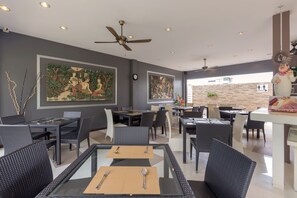 Frühstück, Mittagessen, Abendessen, thailändische Küche 