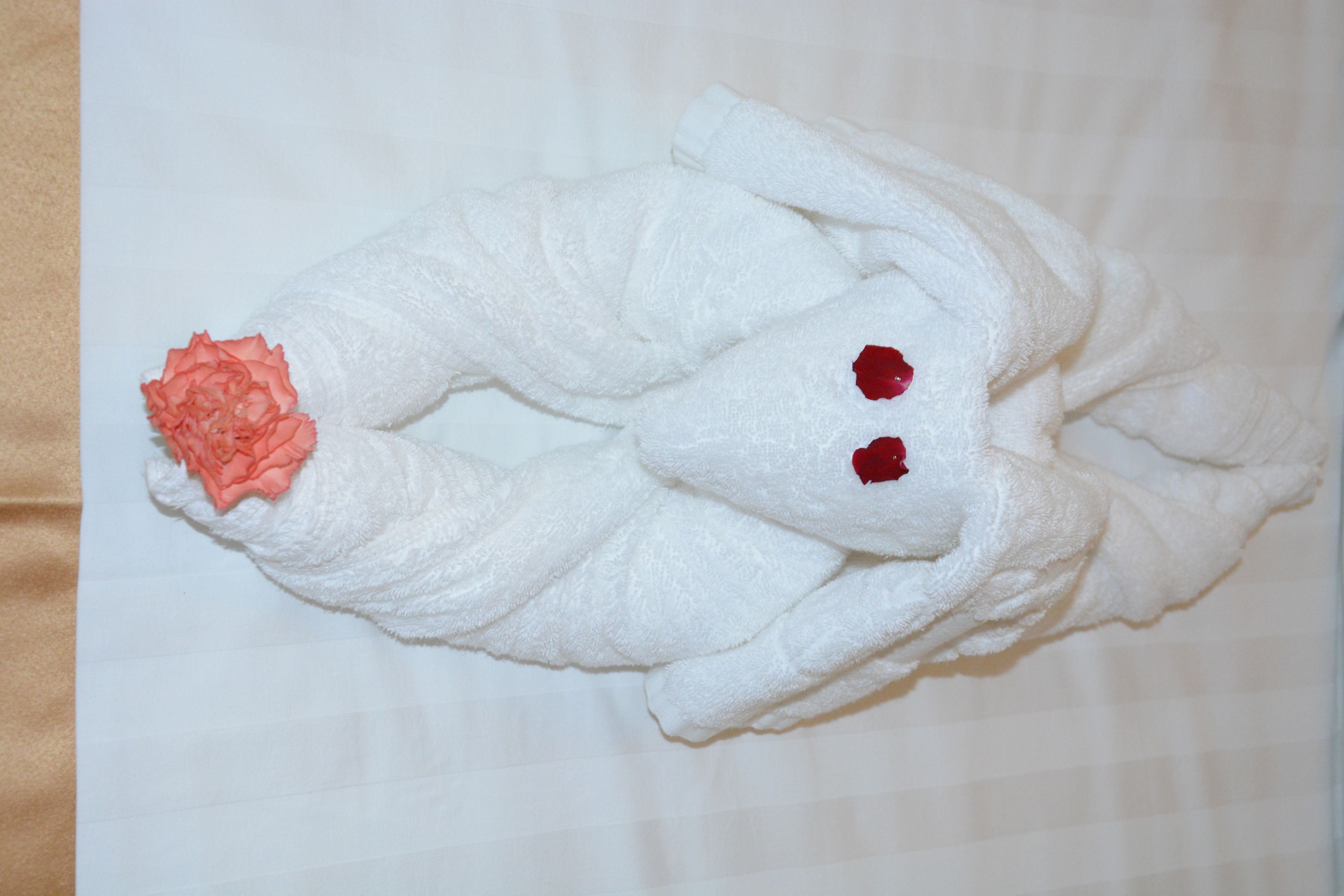 standard double or twin room | minibar, desk, blackout curtains, soundproofing