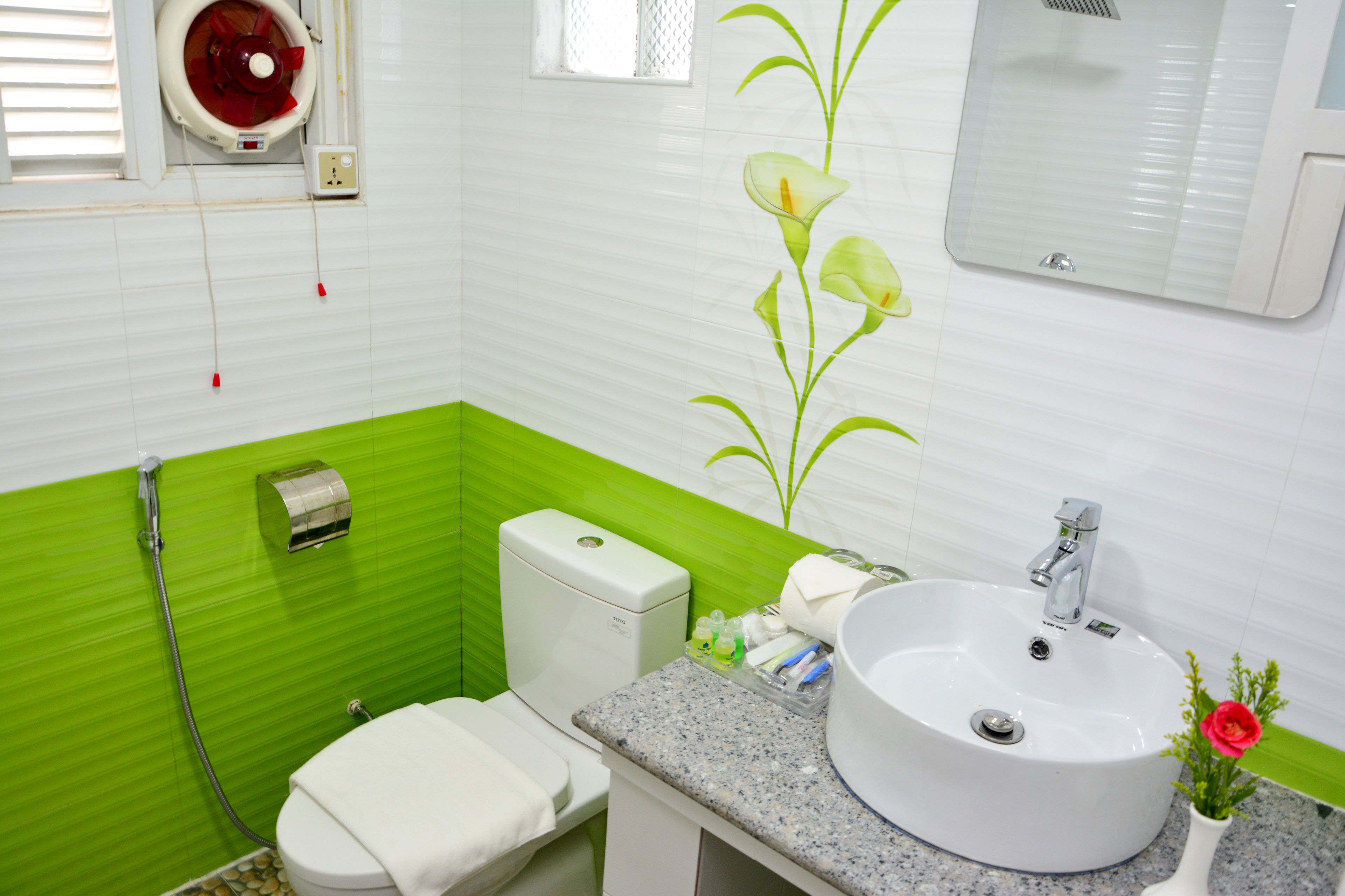 superior room | minibar, desk, blackout curtains, soundproofing