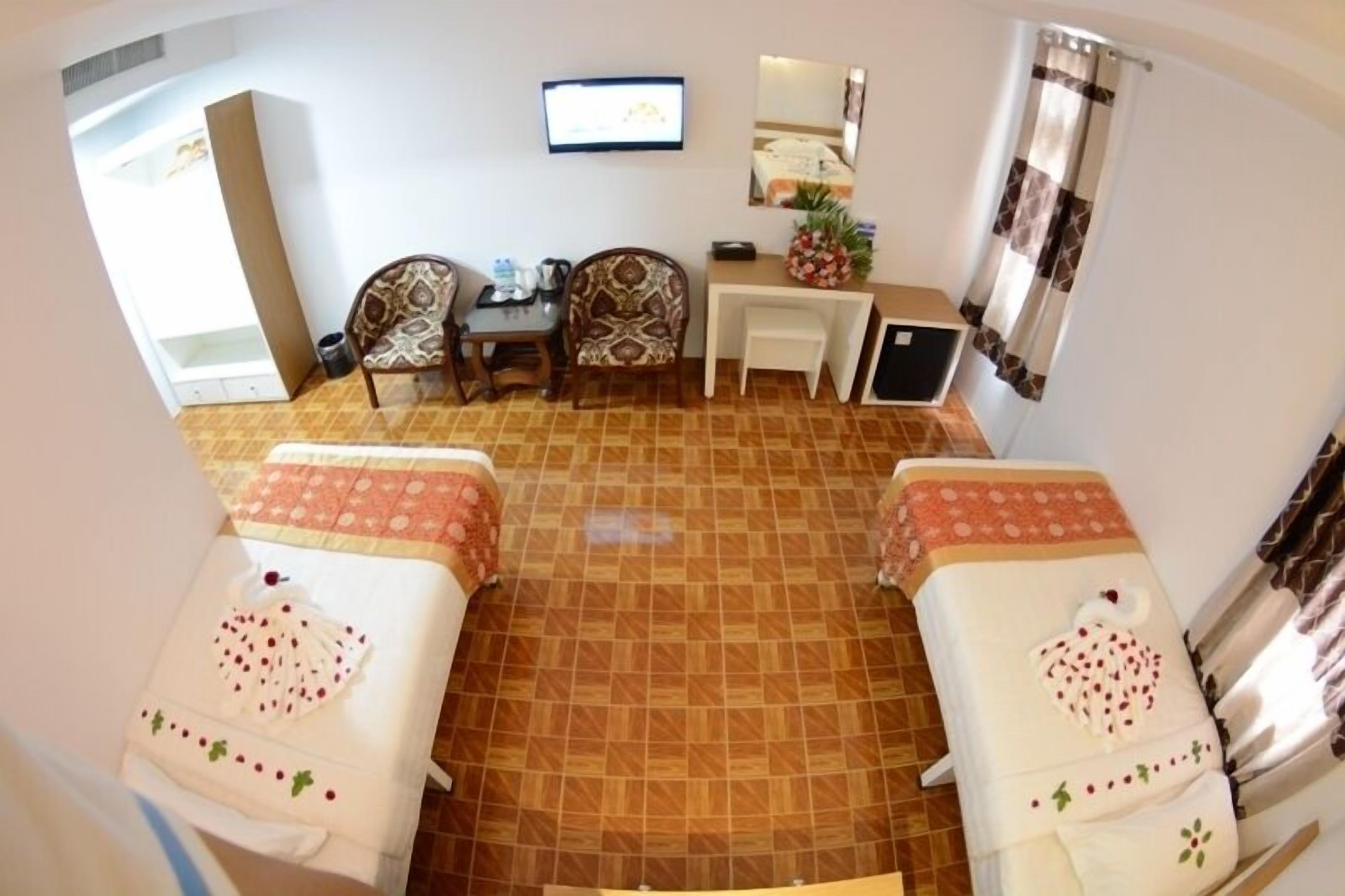 junior suite | minibar, desk, blackout curtains, soundproofing