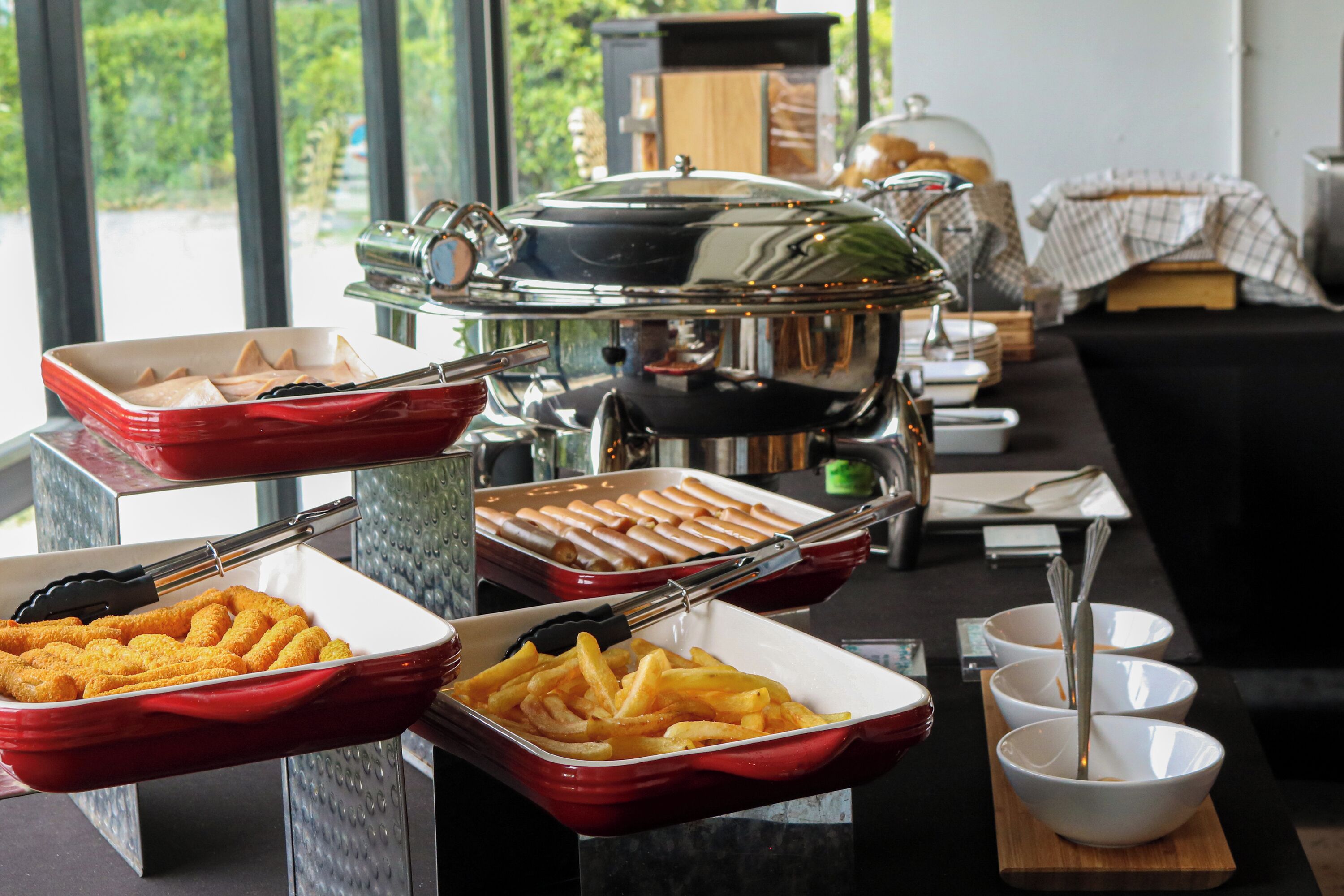 Buffet breakfast on weekends (THB 250 per person)
