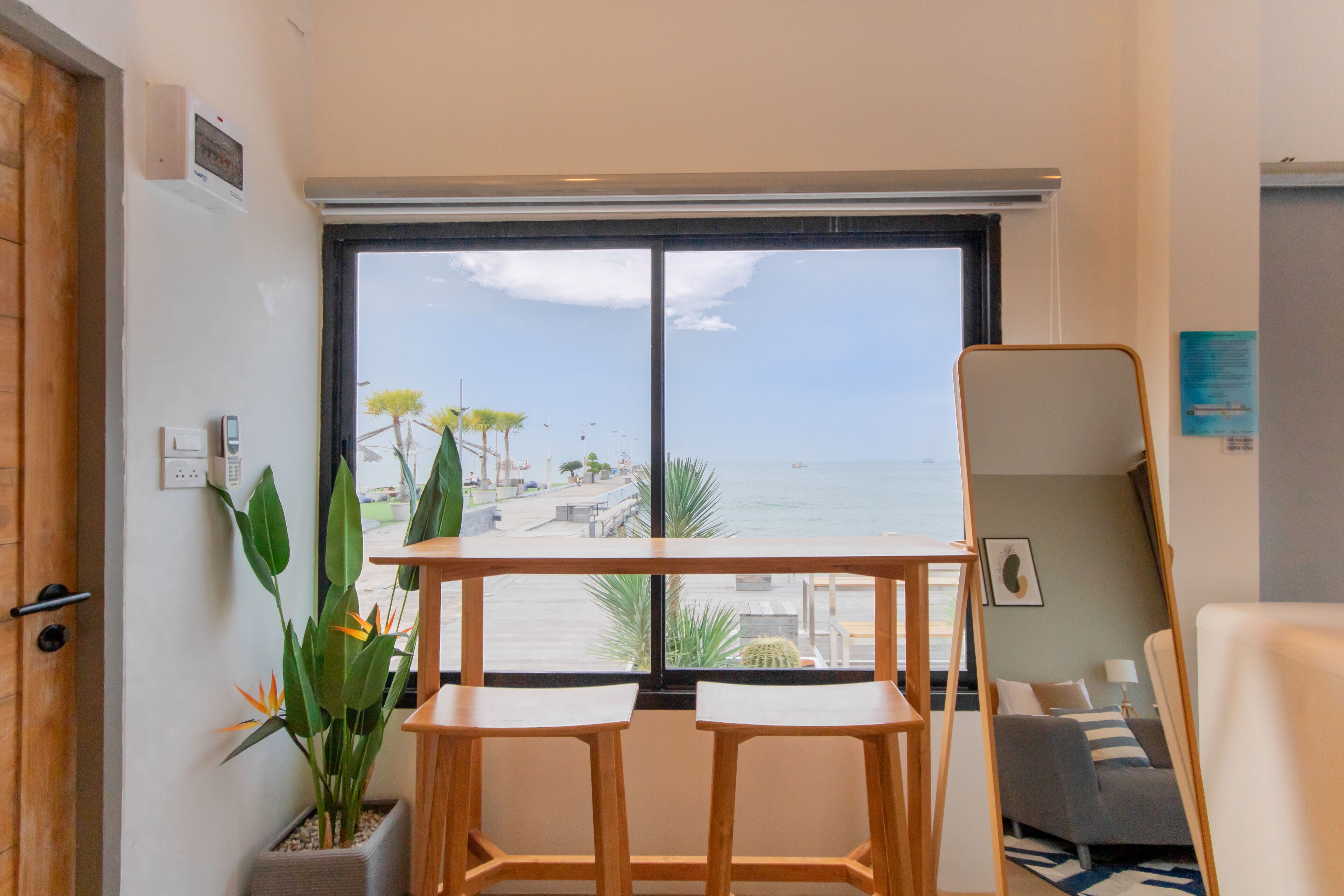 1 bedroom seaview suite corner | 1 bedroom, in-room safe, free wifi, bed sheets