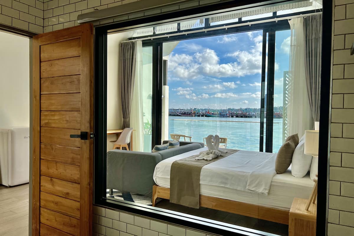 1 bedroom seaview suite | 1 bedroom, in-room safe, free wifi, bed sheets