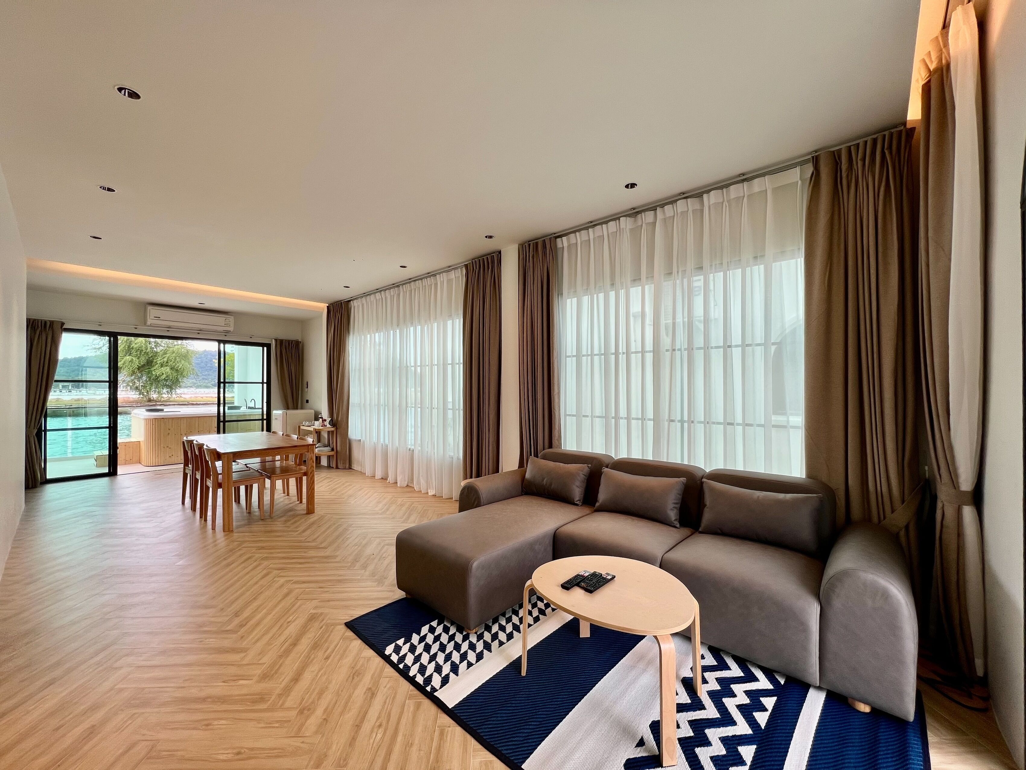 2 bedroom seaview suite | living area | 36-inch lcd tv with satellite channels, tv