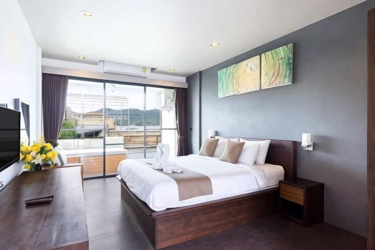 Cofres nos quartos, Wi-Fi de cortesia, roupa de cama