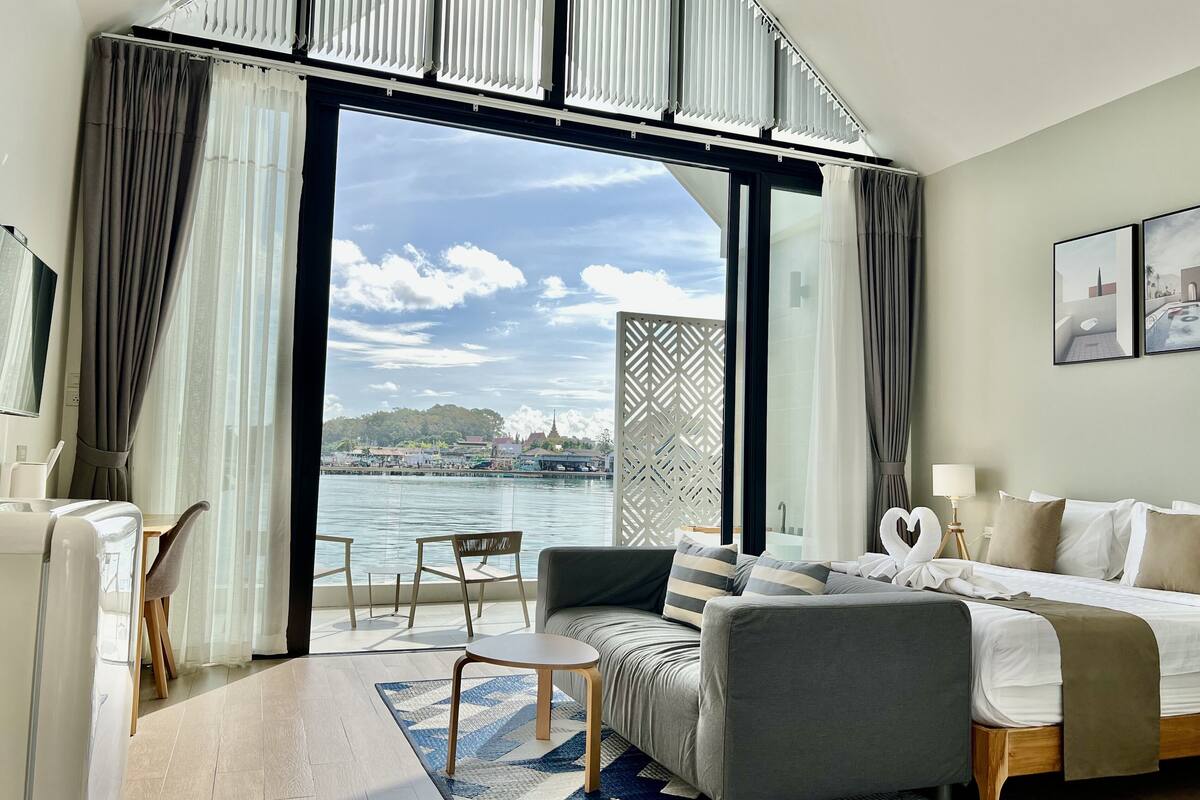 1 bedroom seaview suite | 1 bedroom, in-room safe, free wifi, bed sheets