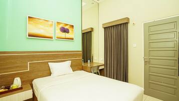 Chambre Simple | Bureau, chambres insonorisées, Wi-Fi gratuit, draps fournis