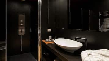 Luxury Room | Bathroom | Shower, free toiletries, hair dryer, bathrobes