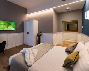 Luxury Room | Premium bedding, down comforters, Tempur-Pedic beds, minibar - Jb Relais Luxury (Rome)