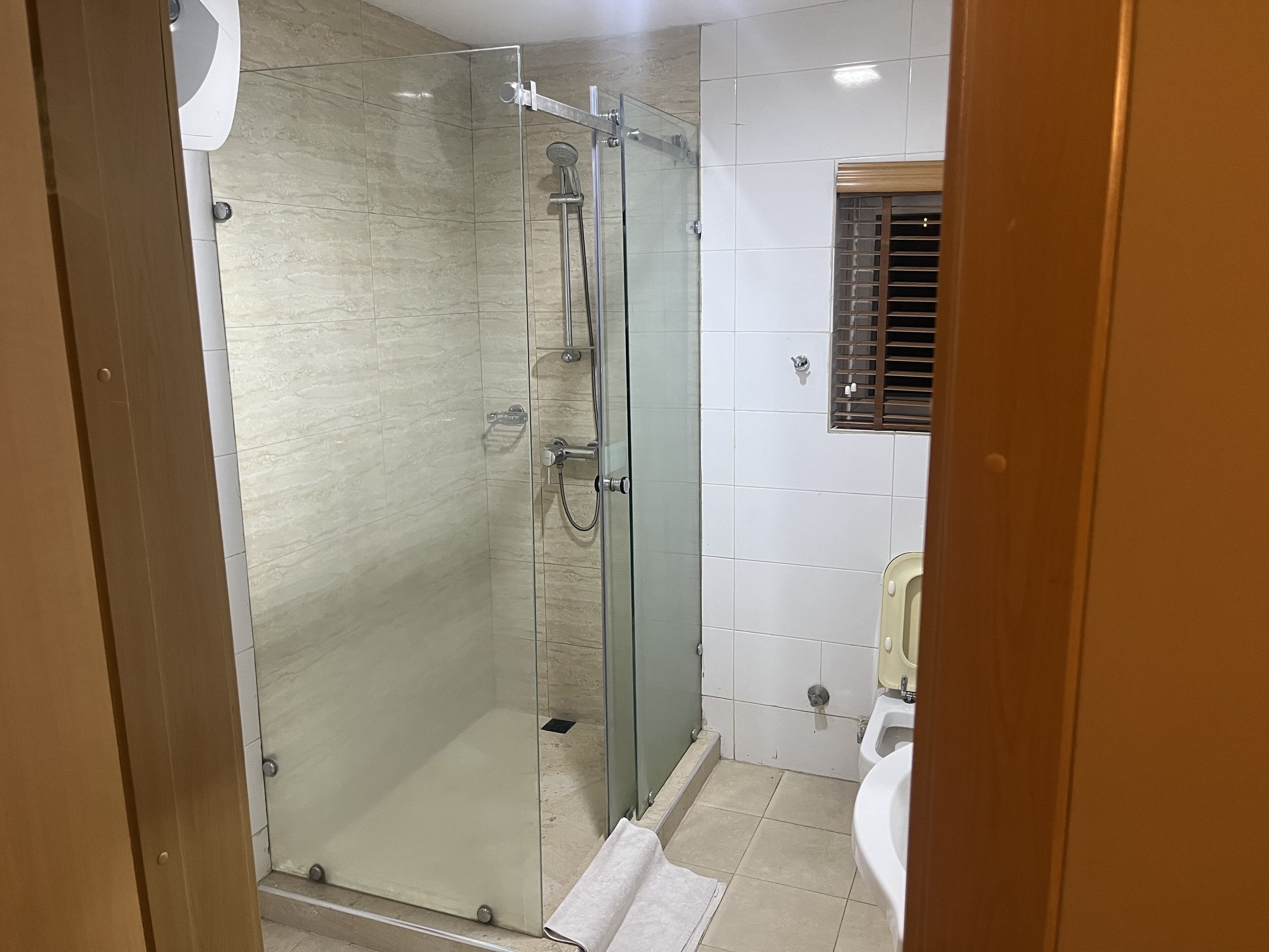 royal room (2) | bathroom | shower, free toiletries, towels