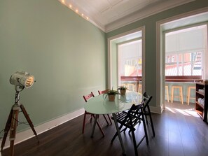 Shared kitchen - Green Heart Hostel (Lisbon)